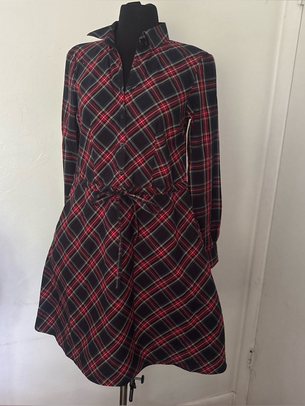 Brooks Brothers 100% Cotton A-Line Red and Black Plaid Shirt Dress Size 2